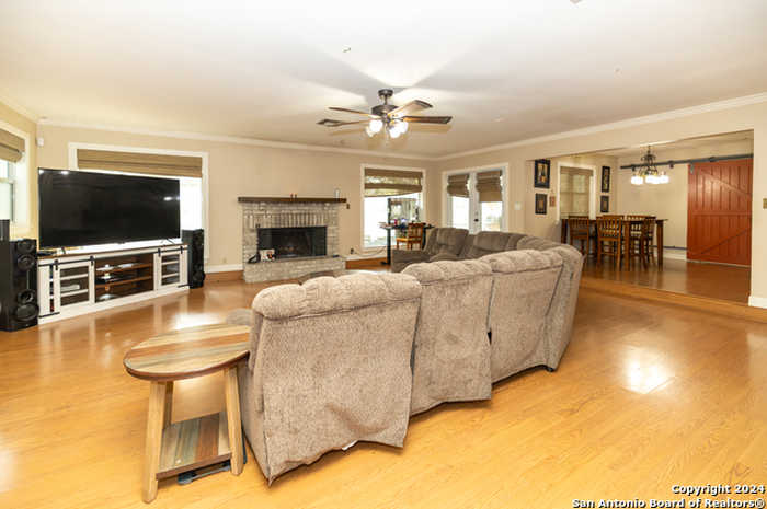 photo 2: 109 Live Oak, Pleasanton TX 78064