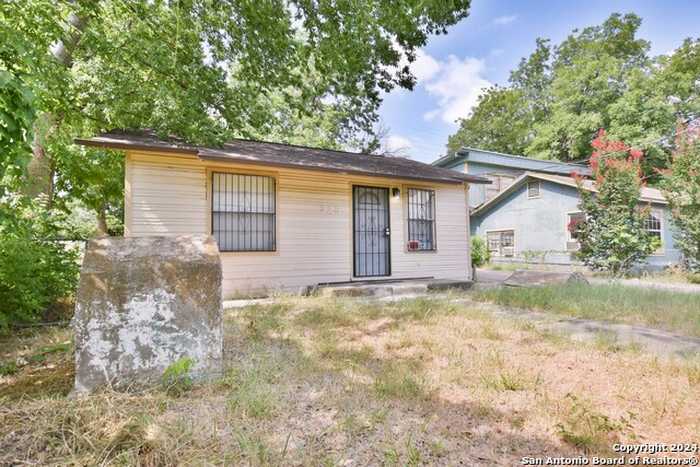 photo 1: 326 Inez Ave, San Antonio TX 78228