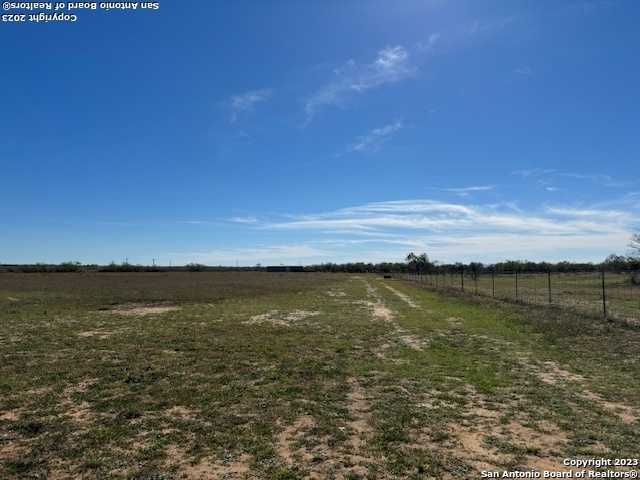 photo 3: 3816C Cr 422, Pleasanton TX 78064