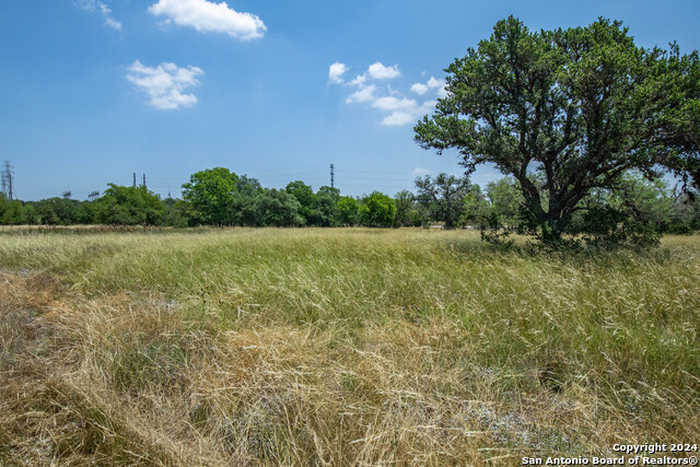 photo 2: 142 Steel Creek Crest, Center Point TX 78010