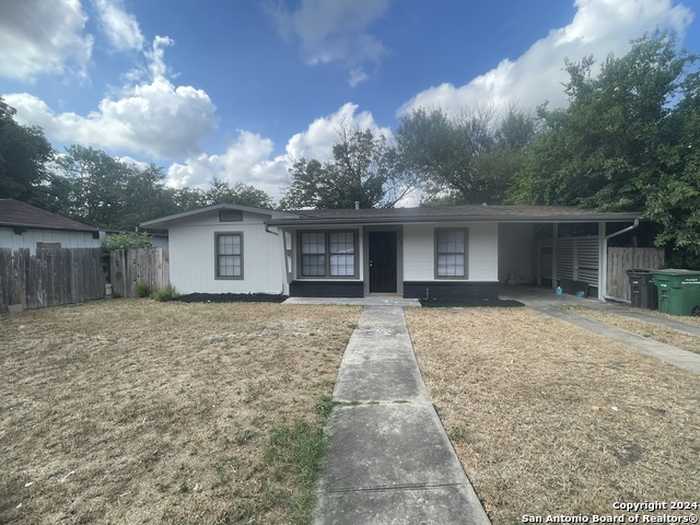 photo 1: 138 NEWPORT DR, San Antonio TX 78218