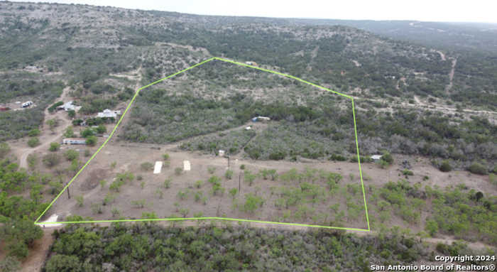 photo 1: 228 private road 2431, Uvalde TX 78801