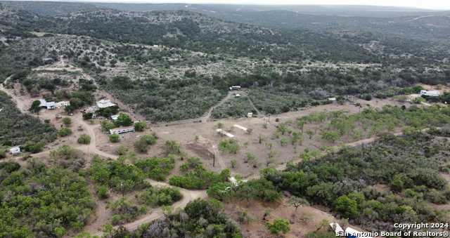 photo 3: 228 private road 2431, Uvalde TX 78801