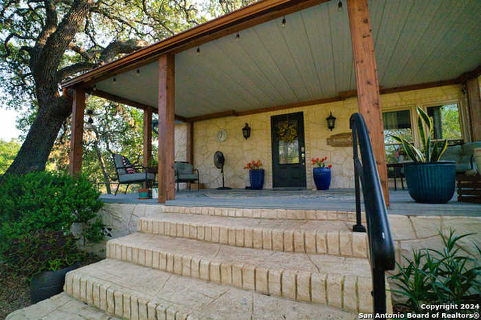 photo 2: 480 Longhorn Flats, Canyon Lake TX 78133