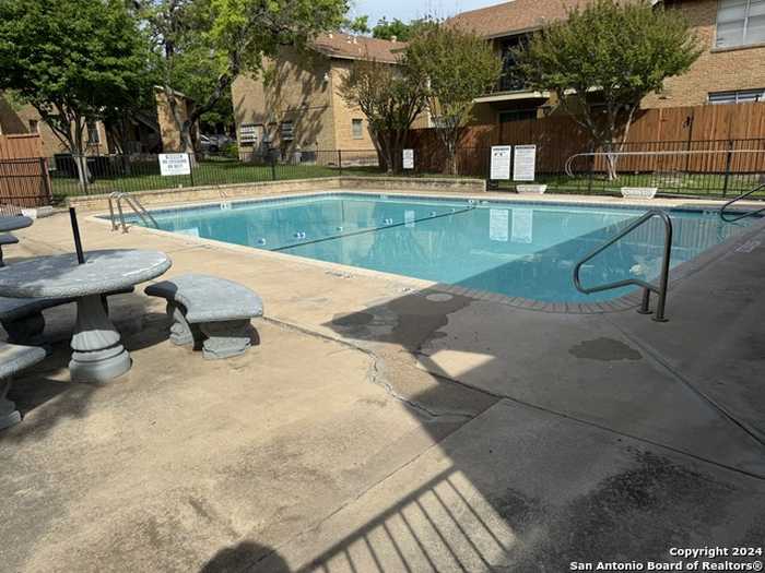 photo 2: 923 Vance Jackson Unit 803, San Antonio TX 78201