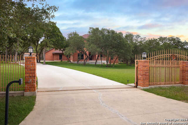 photo 2: 1503 Tracy Dr, San Antonio TX 78260