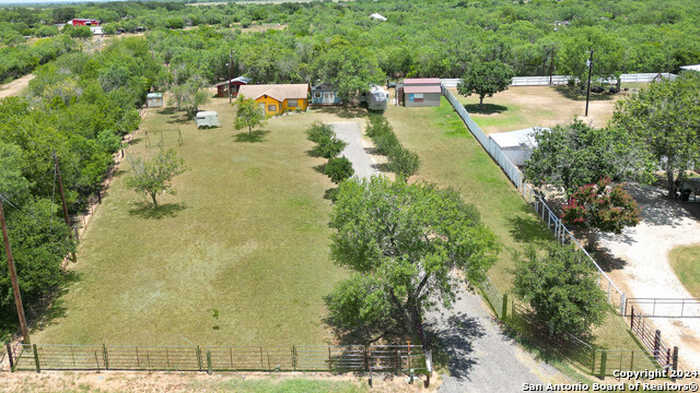 photo 26: 686 COUNTY ROAD 665, Devine TX 78016