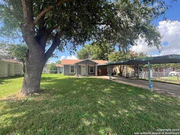 photo 1: 8818 easy valley, San Antonio TX 78227