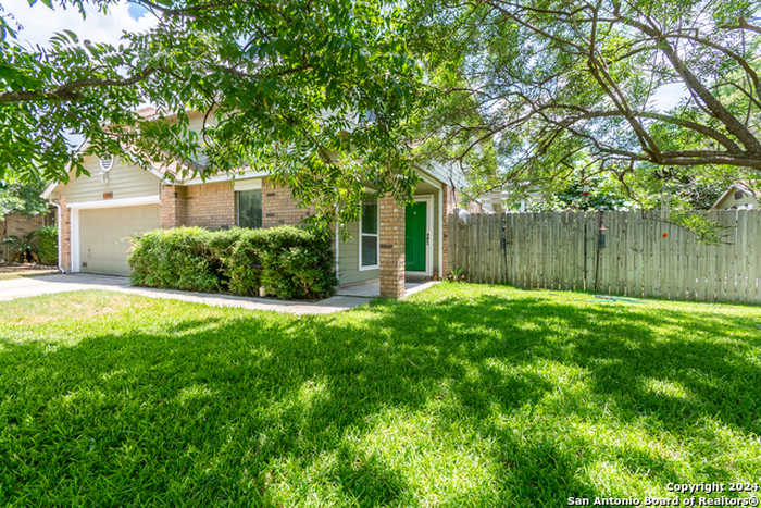 photo 2: 10906 Lake Path, San Antonio TX 78217