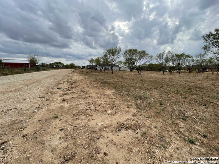 photo 2: 277 County Road 1647, Moore TX 78057