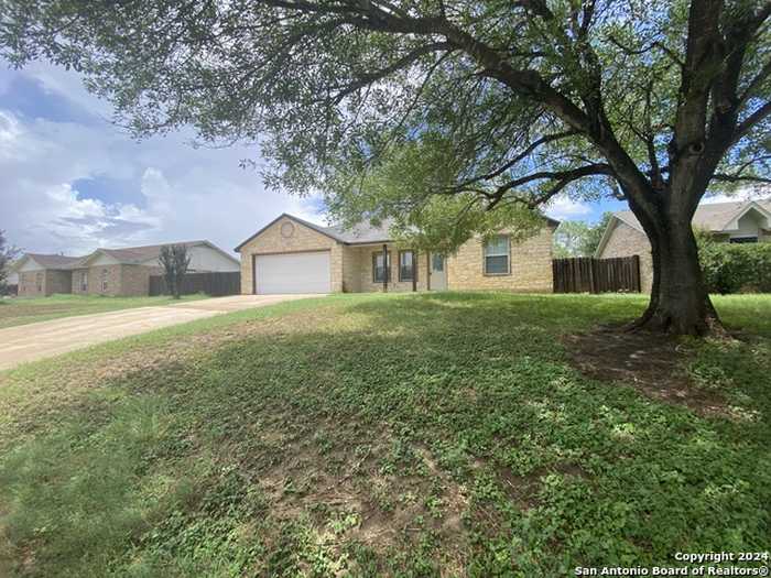 photo 13: 111 SAGUARO, Jourdanton TX 78026