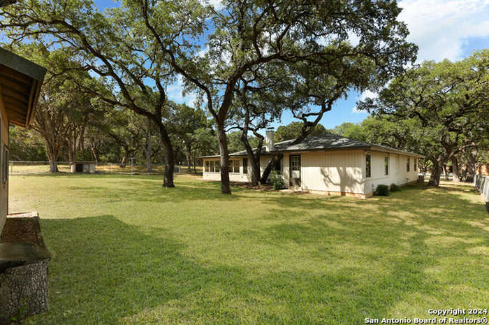 photo 2: 19781 BAT CAVE RD, San Antonio TX 78266