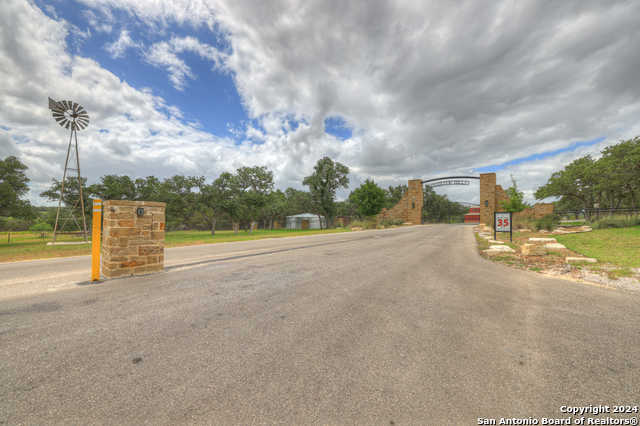 photo 3: 85 majestic hills, Blanco TX 78606