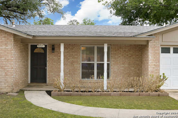 photo 2: 9715 FLAGSTAFF DR, San Antonio TX 78217