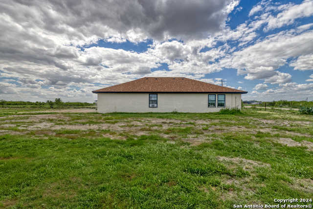 photo 3: 890 Suncatcher Way, Eagle Pass TX 78852