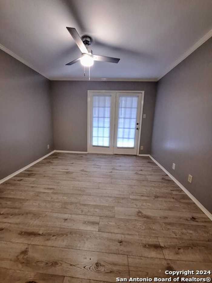 photo 2: 8655 DATAPOINT DR Unit 212, San Antonio TX 78229