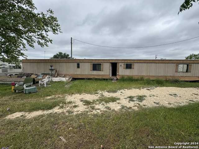 photo 2: 562 SIESTA DR, Bandera TX 78003