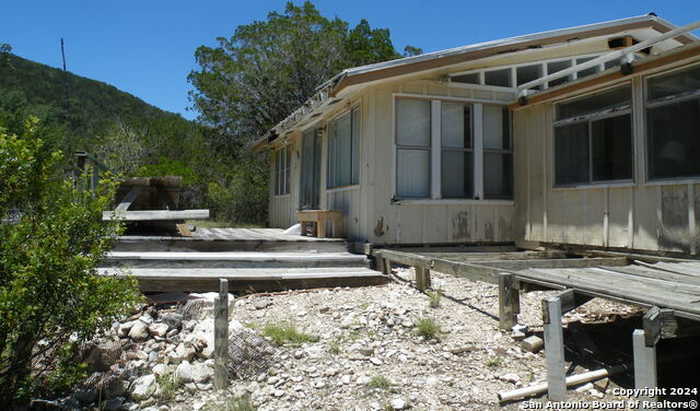 photo 2: 804 BLUFF CREEK RD, Leakey TX 78873