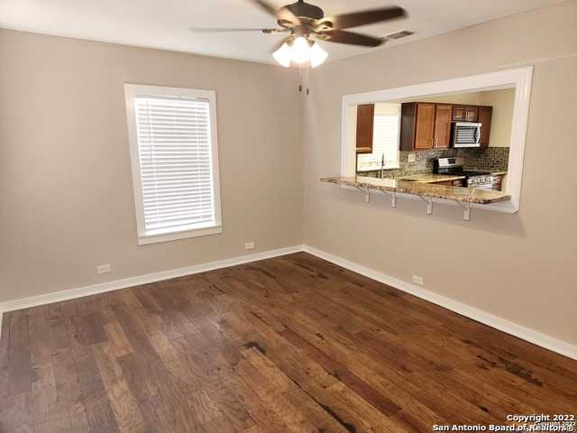 photo 3: 1511 THORAIN BLVD, San Antonio TX 78201