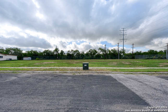 photo 1: GREEN HOLLOW DR, San Antonio TX 78223