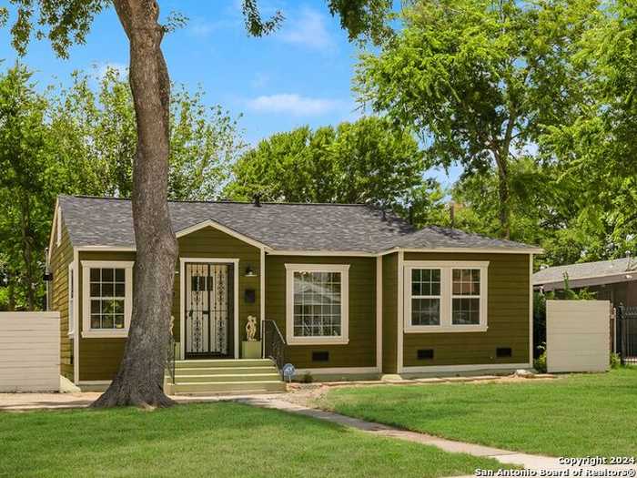 photo 1: 406 BEXAR DR, San Antonio TX 78228