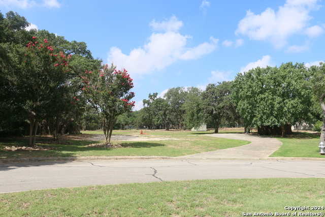 photo 2: 10742 Wynstone Pl, Helotes TX 78023