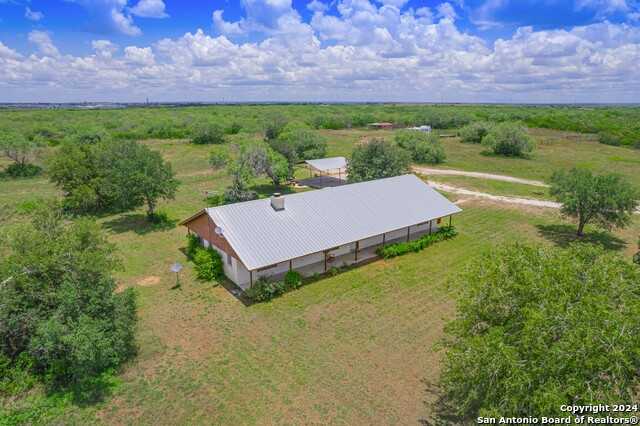 photo 2: 1343 County Road 145, Kenedy TX 78119