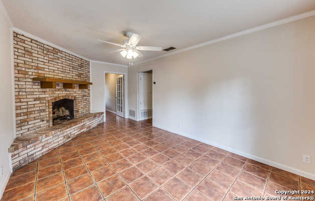 photo 3: 5110 RISADA ST, San Antonio TX 78233