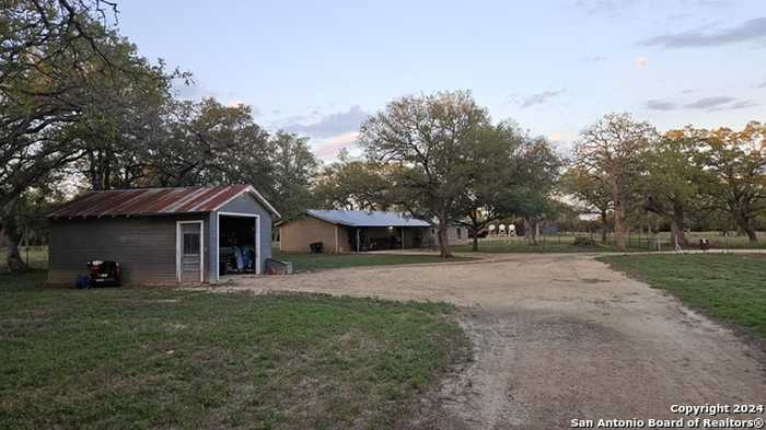 photo 1: 319 SATTLER RD, Spring Branch TX 78070