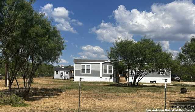 photo 3: 111 Cr 2667, Devine TX 78016