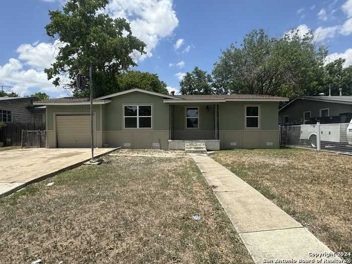 photo 1: 951 GLAMIS AVE, San Antonio TX 78223