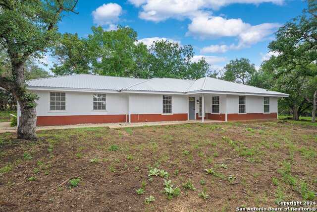 photo 2: 675 Lacey Dr, Bandera TX 78003