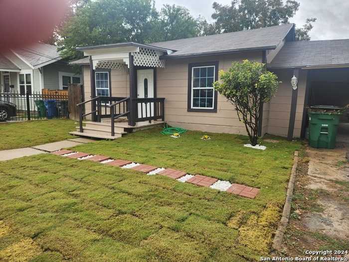 photo 1: 253 Carroll St, San Antonio TX 78225