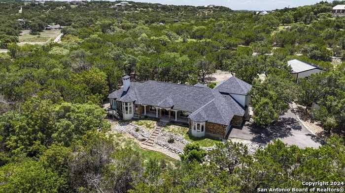 photo 1: 401 Pleasant Valley Dr, Boerne TX 78006