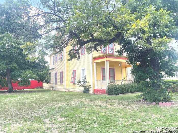 photo 2: 617 E GUENTHER ST, San Antonio TX 78210