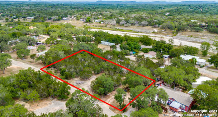 photo 1: LOT 12 - 17 Hummingbird Dr, Bandera TX 78003