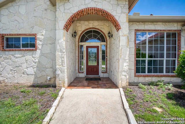 photo 3: 412 Shayla Ln, Canyon Lake TX 78133