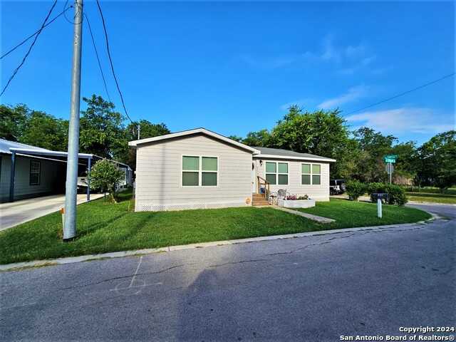 photo 2: 415 N ERSKINE ST, Seguin TX 78155