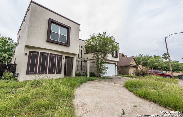 photo 2: 427 Baffin Bay, Laredo TX 78041