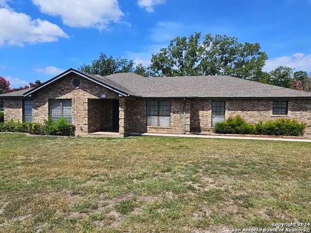 photo 1: 208 WINDWOOD CIR, Seguin TX 78155