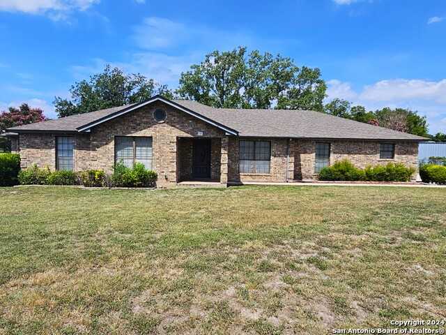 photo 2: 208 WINDWOOD CIR, Seguin TX 78155