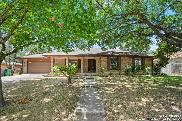 photo 2: 5610 OOLOOTEKA DR, San Antonio TX 78218