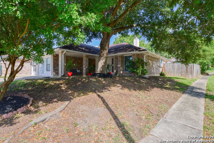 photo 2: 8131 FOREST BOW, Live Oak TX 78233