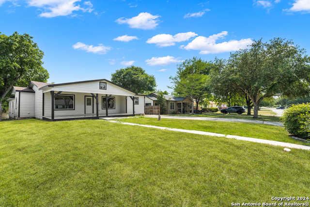 photo 1: 2376 W Mulberry Ave, San Antonio TX 78201