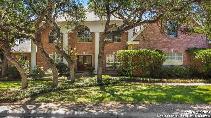 photo 2: 17110 Eagle Hollow Dr, San Antonio TX 78248