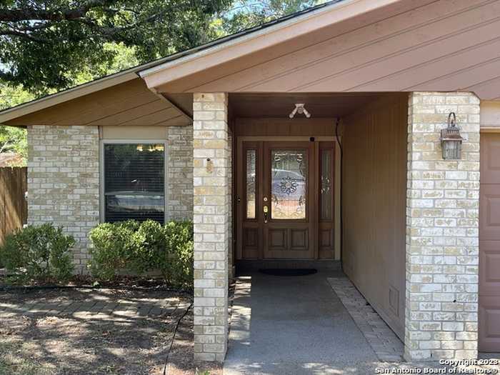 photo 1: 4334 hollow hill, San Antonio TX 78217