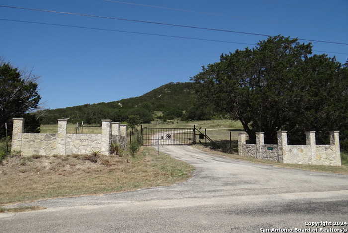 photo 2: 5537 BEAR CREEK RD, Pipe Creek TX 78063