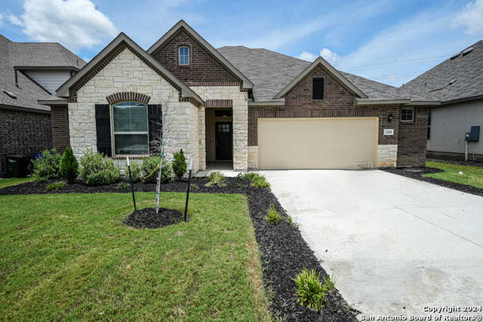 photo 2: 2251 meadow way, New Braunfels TX 78132