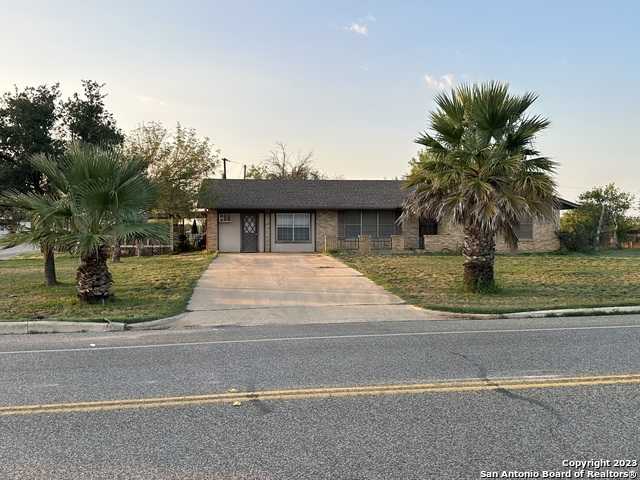 photo 1: 608 Leona St, Cotulla TX 78014