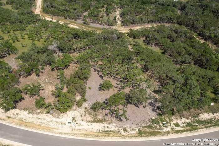 photo 2: 34728 CARRIES CREEK DR, Bulverde TX 78163